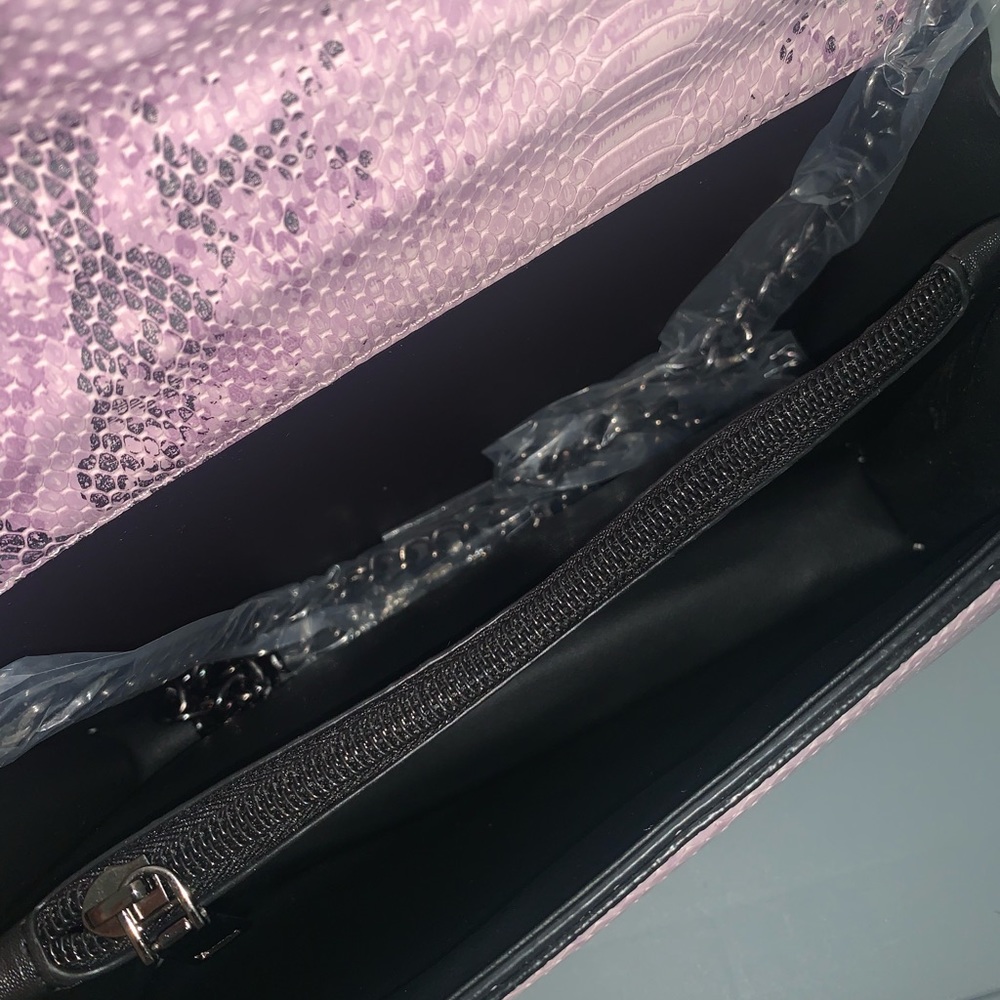 Lavender Purse - Picture 5 of 7